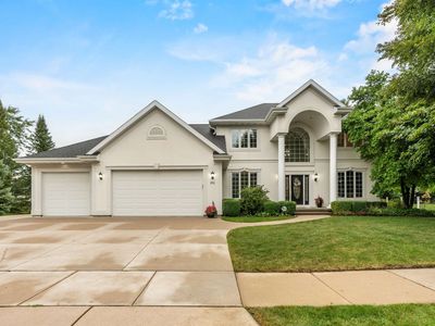 601 E Carrington Ln