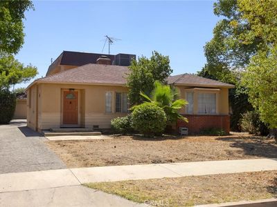 6248 Ben Ave