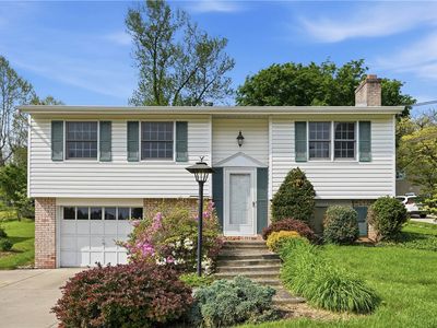 Property at 100 Mayer Dr, Oakdale, PA