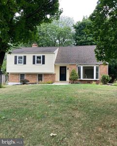 1320 Greentree Dr