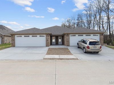 2935 & 2937 Shadow Wood Ln