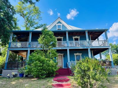 315 E Sellers St