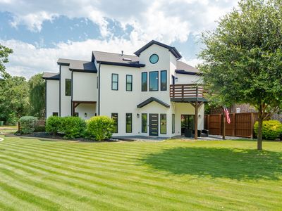 2856 Peninsula Dr