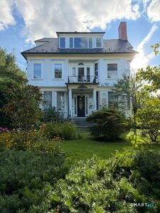 94 Deer Hill Avenue