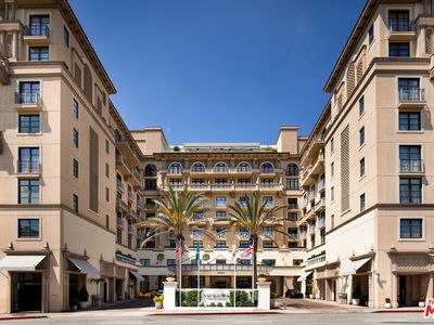 225 N Canon Dr #7D