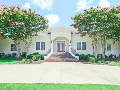 3411 Lacoste Dr