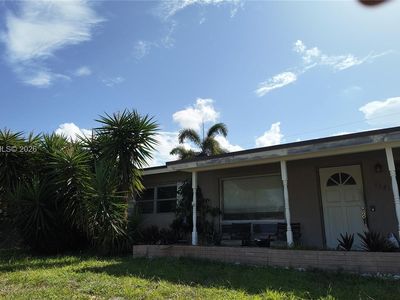 4821 NE 5th Ter