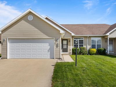 Property at 2022 Macon St, Mahomet, IL