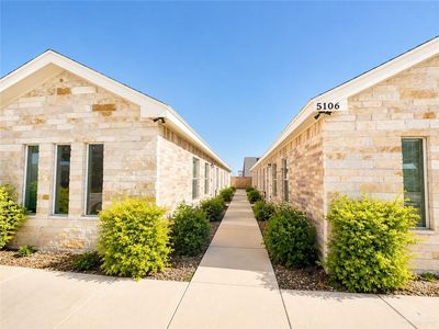5106 N Hiawatha Dr