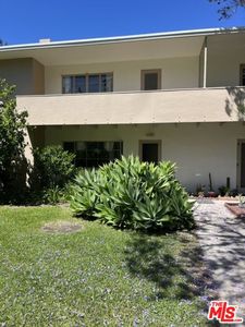 5467 Village Grn