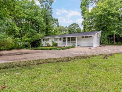 852 Gadsden Hwy