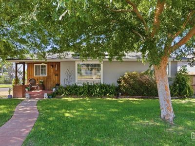 325 Circle Dr