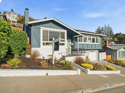 476 Creighton Way
