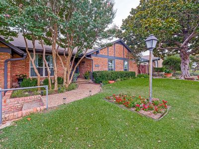 7440 Woodthrush Dr