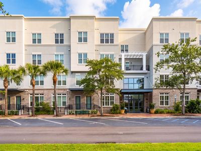 200 River Landing Dr Unit 102A