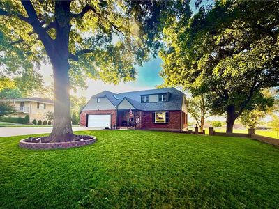 617 Meadow Ln