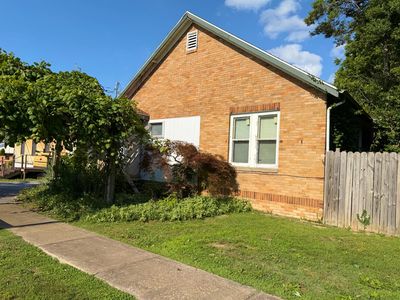 2331 S Illinois Ave