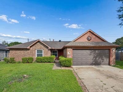 10819 E Linwood Dr