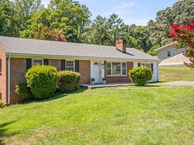 180 Fairfax Cir