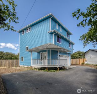 251 Ocean Shores Boulevard SW