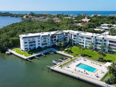600 SUTTON PLACE #B302
