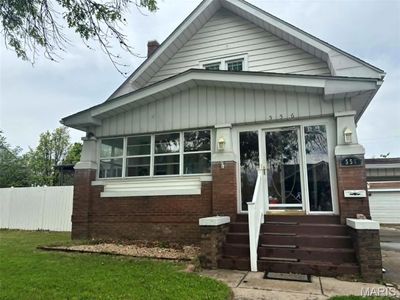 556 Whitelaw Ave