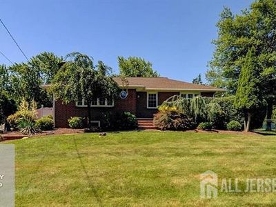 29 Orris Ave