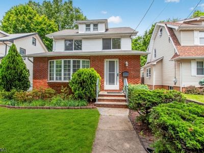 489 Maple Ave