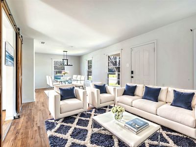 102 E Ireland Dr