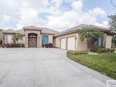 100 Paloma Dr