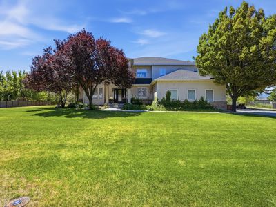 271 W Golden Harvest Rd