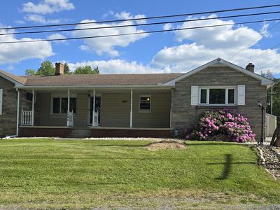 1084 E Eschbach Rd