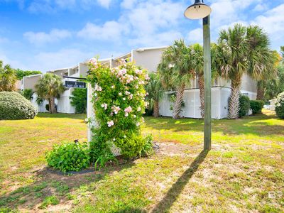 6 Yacht Club Dr APT 109