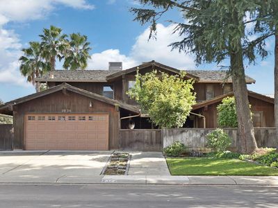 2324 Rose Marie Ln