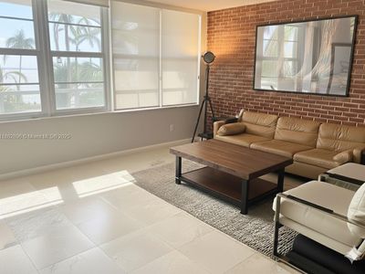 5700 Collins Ave APT 3M