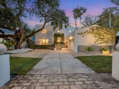 2701 CHAMBRAY LANE