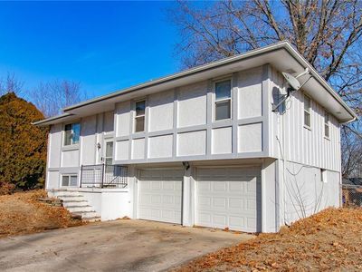 Property at 1613 SE Oak St, Oak Grove, MO
