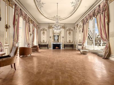 1 E 62nd St FLOOR PENTHOUSE