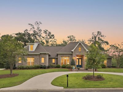 8 Brookhollow Blvd