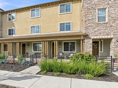 815 Blue Opal Dr