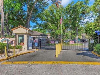 4965 PURITAN CIRCLE #401