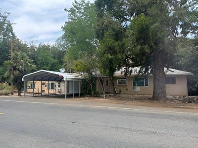 496-504 Rogue River Hwy