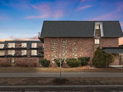 3746 N Central Ave APT 1H