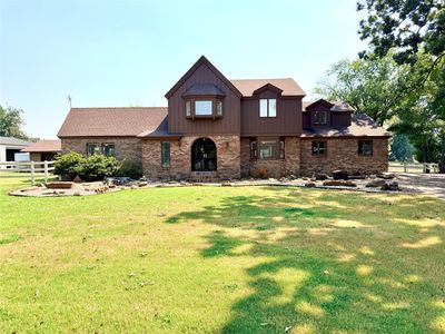 405 W Pryor Ave