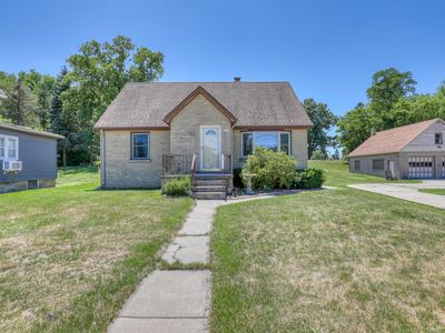 621 W Main STREET