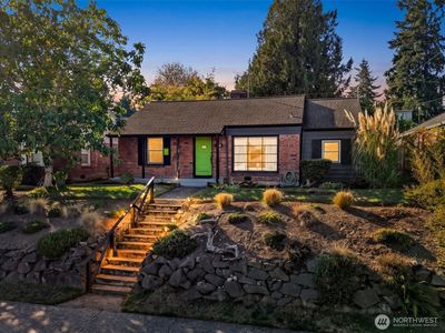 6251 37th Avenue NE