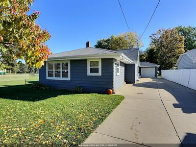 N9017 Lakeshore Dr