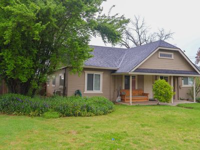 1002 Sunset Ave