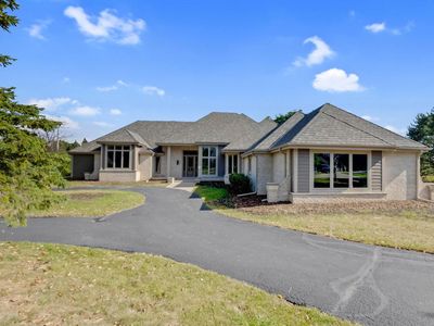 W308N1844 Westlake CIRCLE