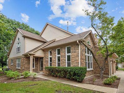 352 Satinwood Ct N